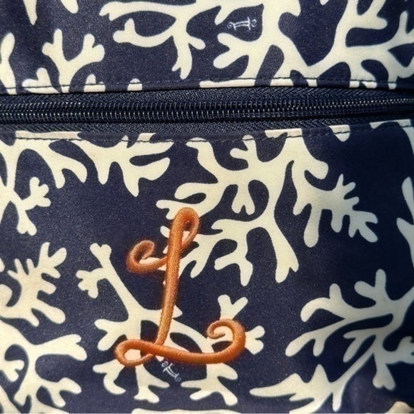 Blue and white monogrammed bag. Initial “L”. - Picture 6 of 15